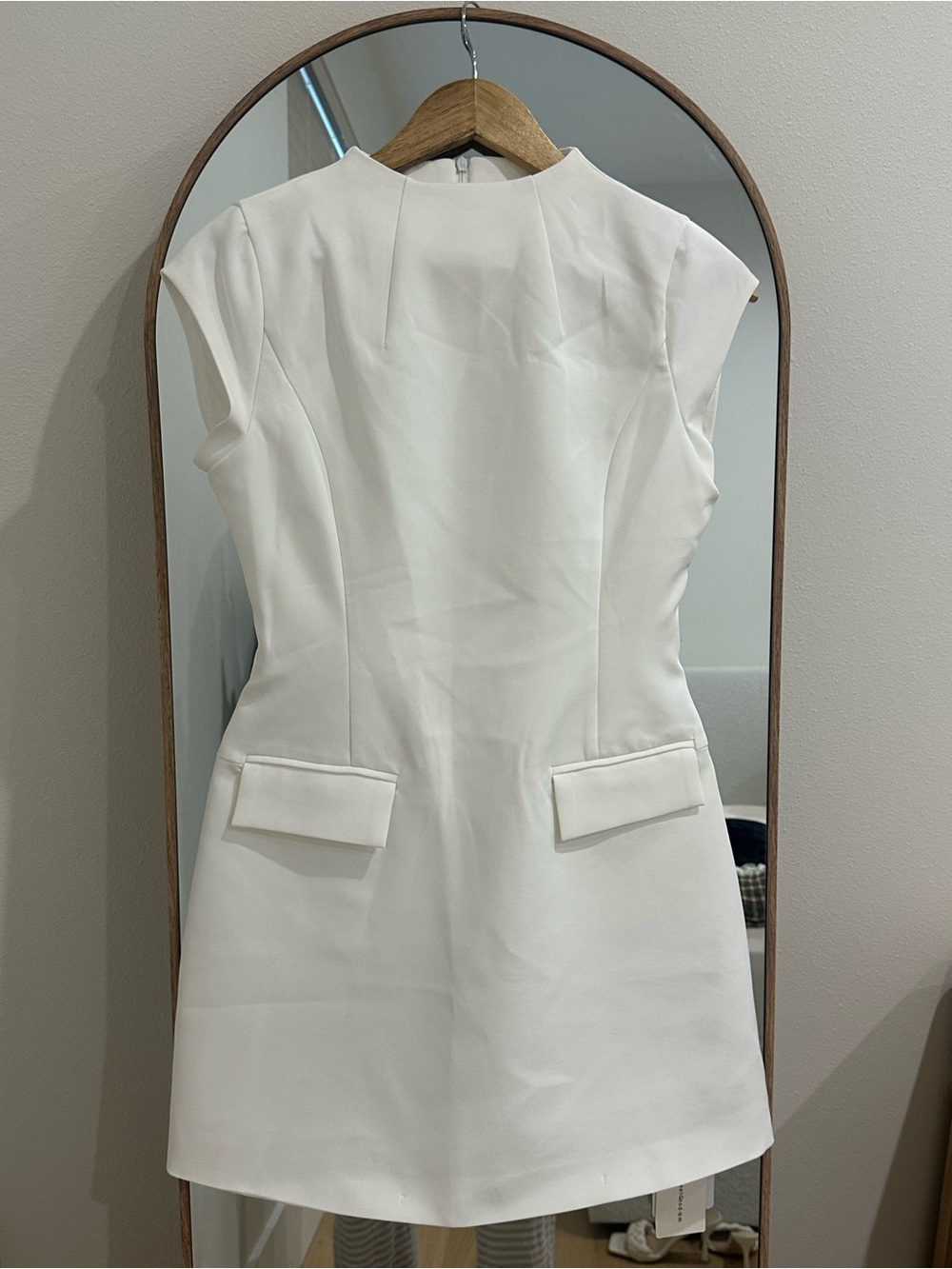 Elegant White Cap-Sleeve Sheath Dress